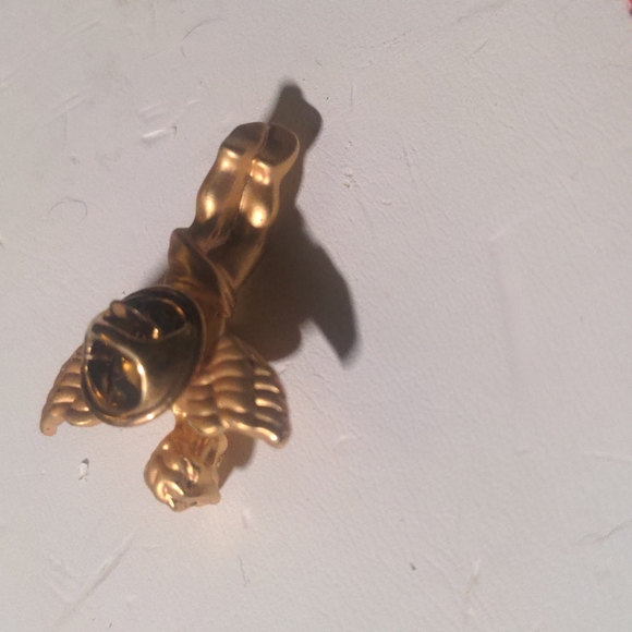 4/10$ AVON ANGEL PIN HOLDING CLOVER - Picture 4 of 5